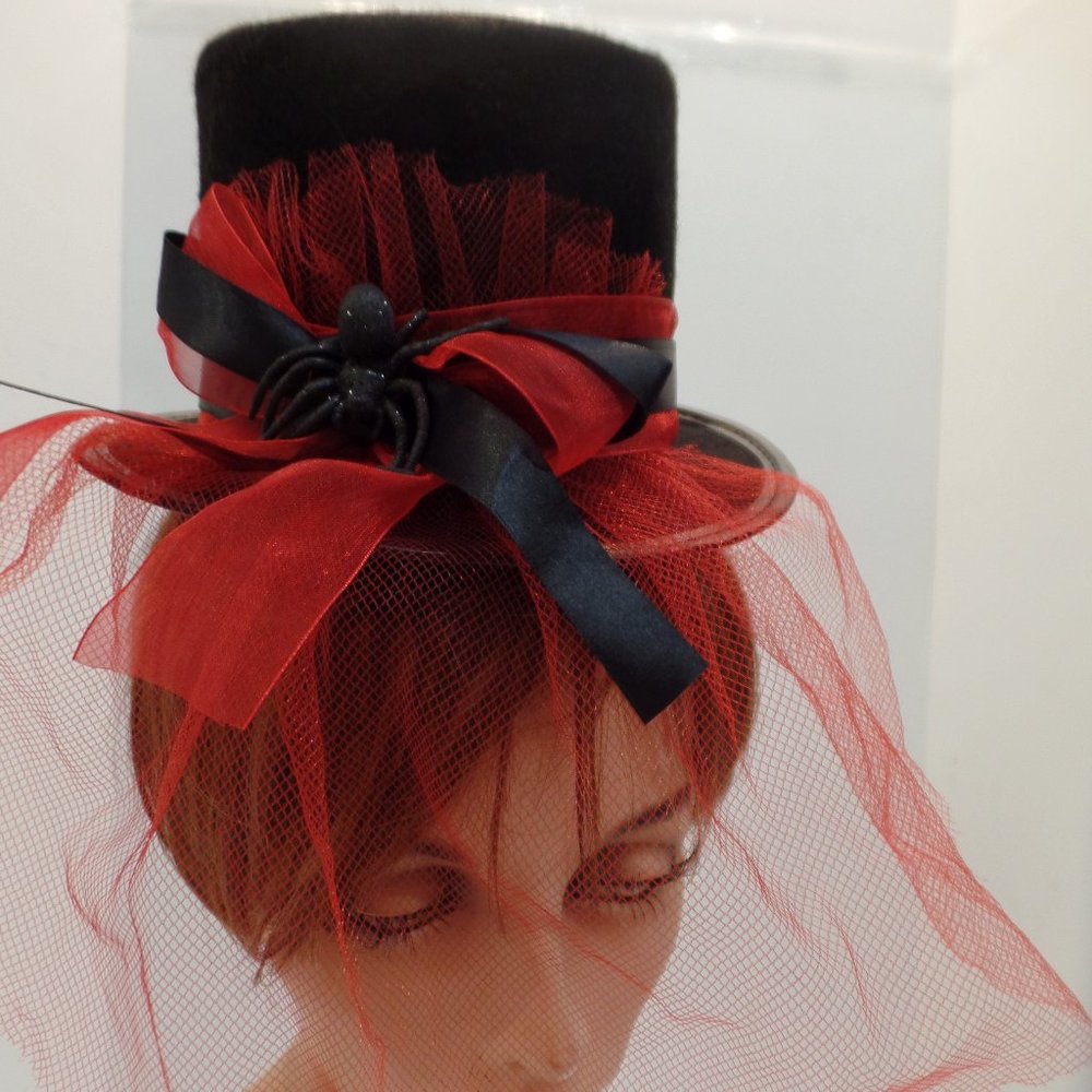 Mini Top Hot with Large Spider Red & Black Organza and Ribbon Darling Hat